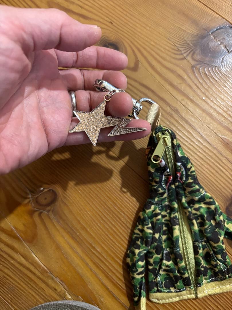 ⭐︎⭐︎A BATHING APE ⭐︎⭐︎エイプカモパーカー型キーホルダー