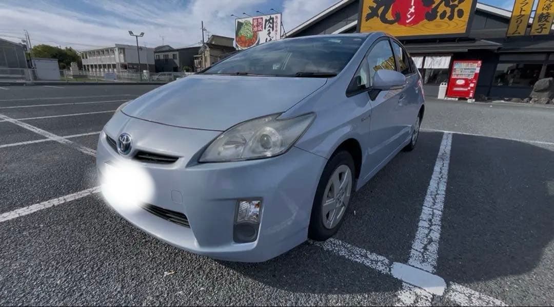 大阪より個人出品プリウス車検令和9年3月迄！ハイブリッド