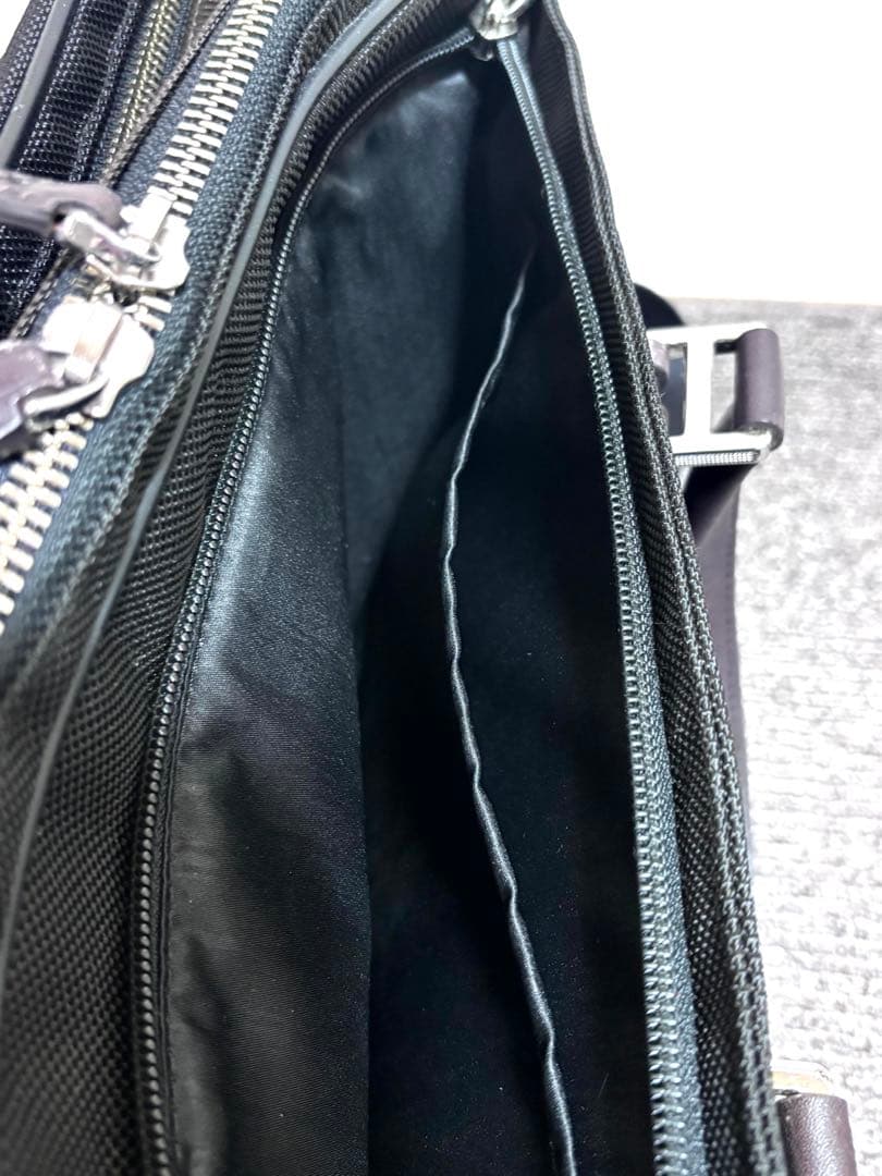 美品　TUMIビジネスバッグ ブラック ナイロン レザー　大容量