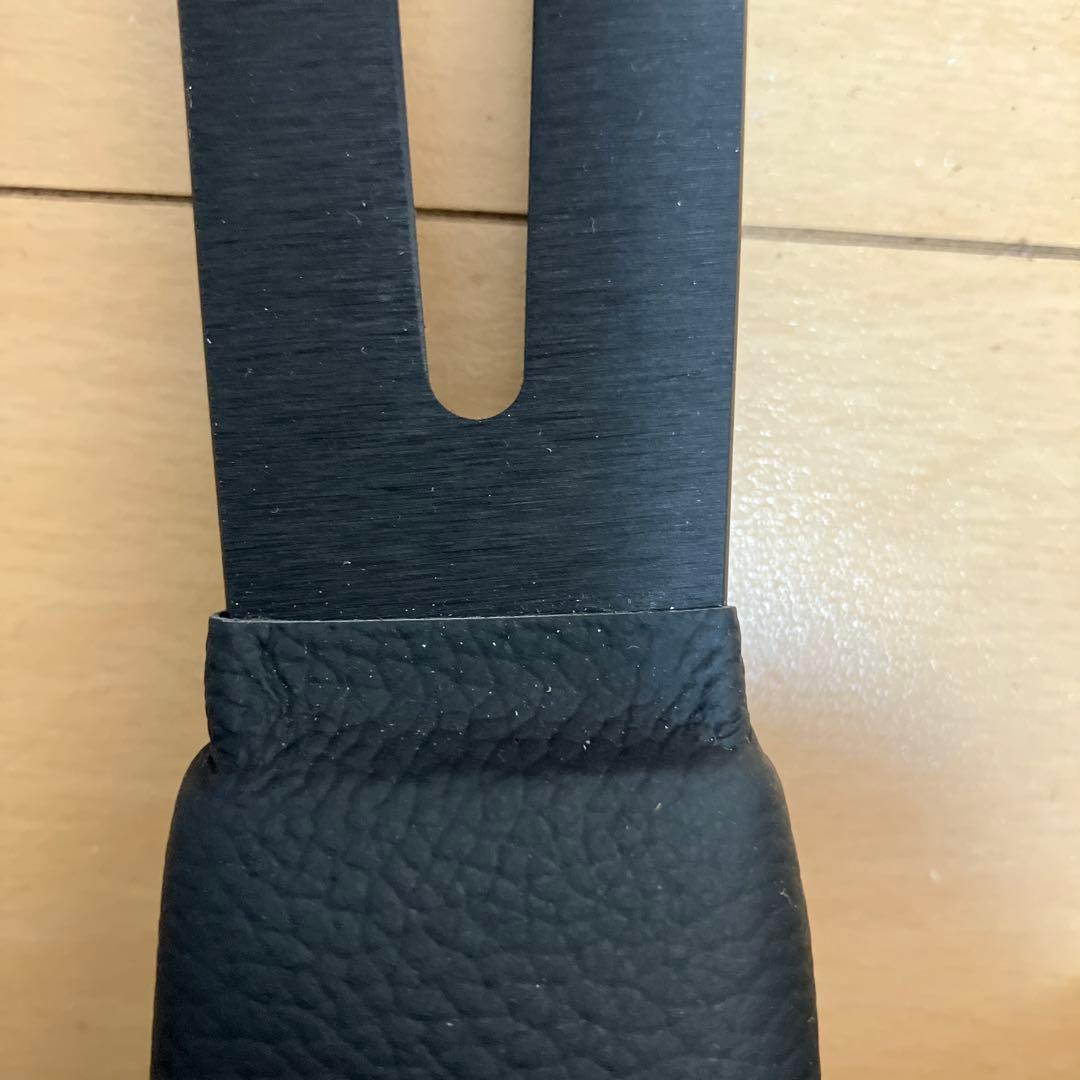 「Rio」MOMO ステアリングホイール 35cm 黒/黄色MOD.08