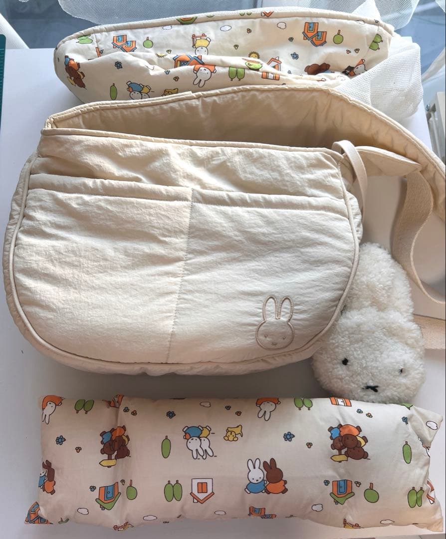 犬用スリングバッグ　韓国 NOUTTI ミッフィー　メッシュカバー　マナーポーチ