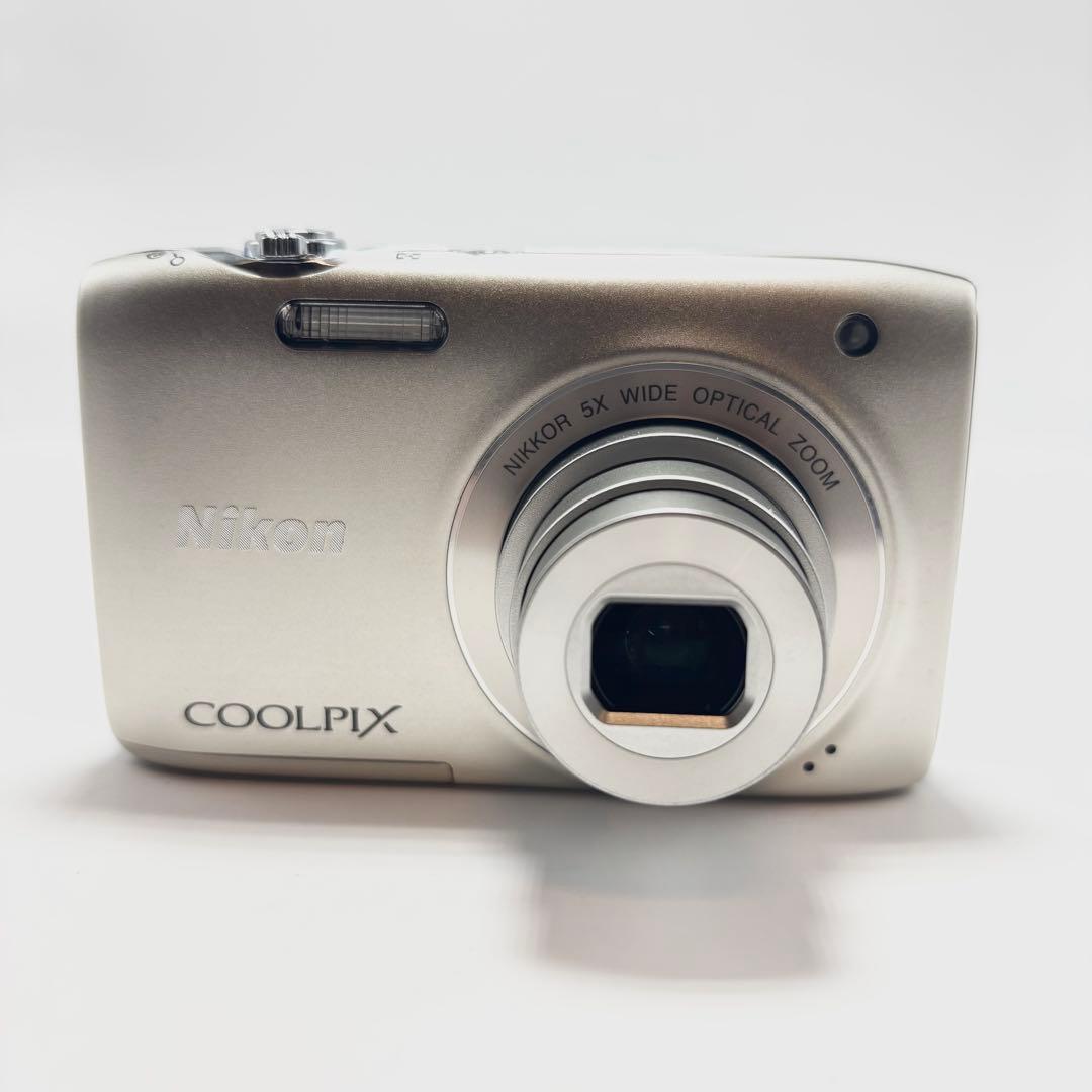 【極美品】Nikon COOLPIX S3100 シャンパンシルバー