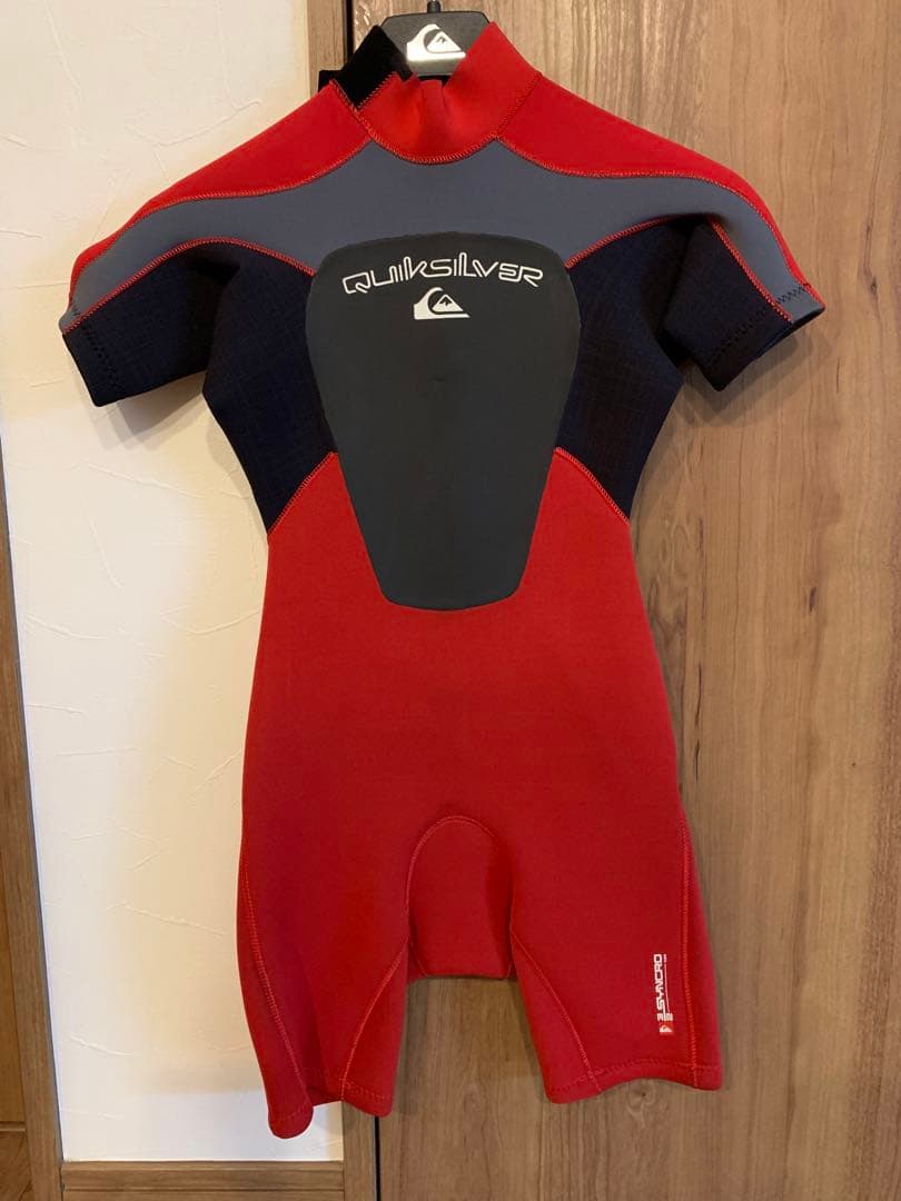 新品／未使用品　クイックシルバー　ウエットスーツ　スプリング　130cm