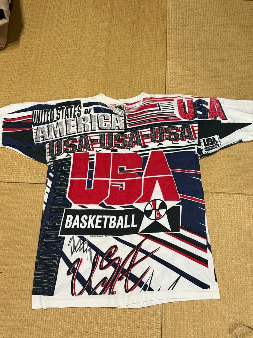 USAバスケットボール サイン入りTシャツ