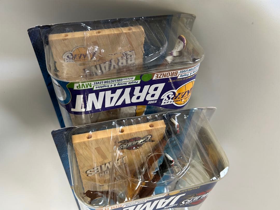 【新品未開封】NBA コービー　レブロン マクファーレン　フィギュア2体セット