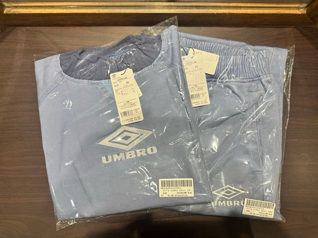 アンブロ　UMBRO ICONIC DRILL XO セットアップ