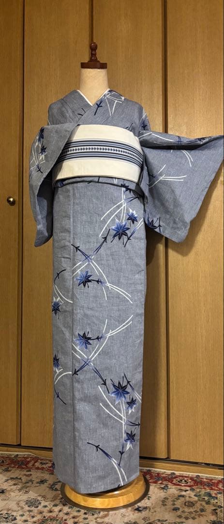 青みグレー地　紅葉と松葉文様 綿紬　大人の高級浴衣　竺仙調 ゆったりサイズ