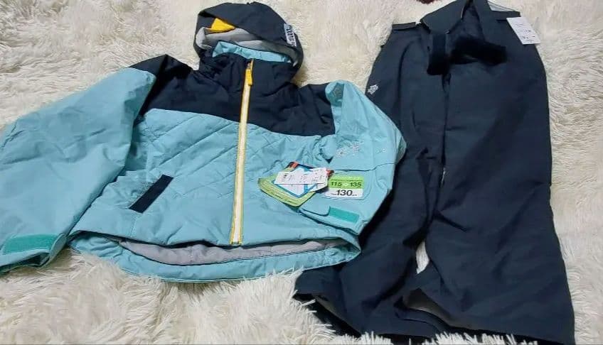 新品デサント子ども用スキーウェア 130センチ 上下セット ジュニア 女の子用