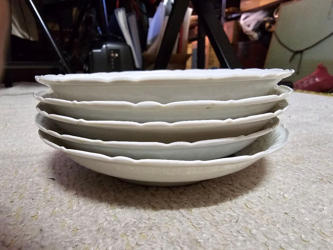 中国古美術 蔵出し品 新渡品 陽刻染付昆虫文皿 薄手 貴重な5枚組