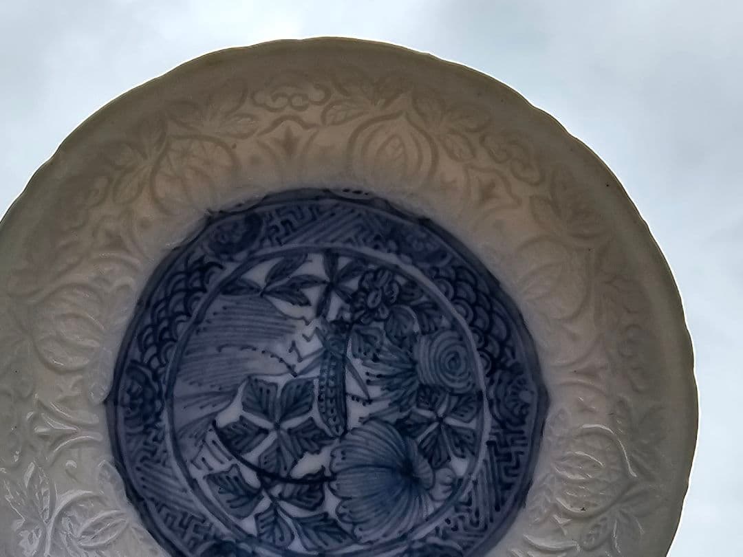 中国古美術 蔵出し品 新渡品 陽刻染付昆虫文皿 薄手 貴重な5枚組