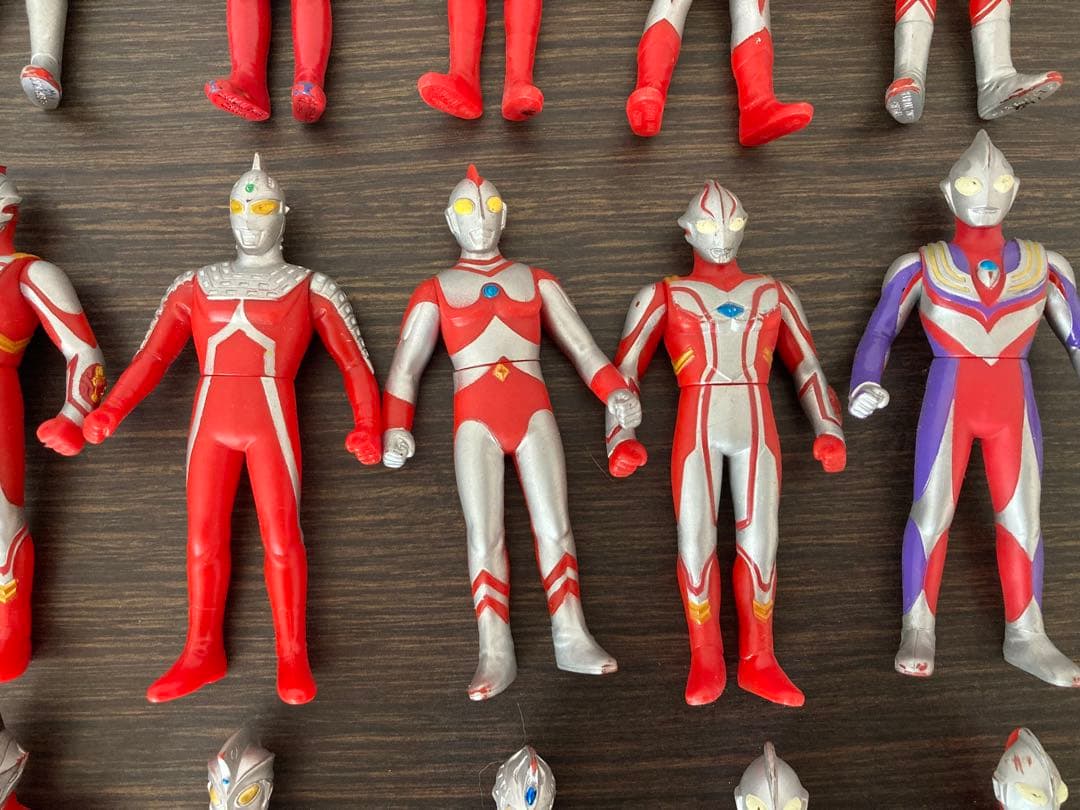 ウルトラマンなどフィギュア 円谷プロ 日本製有2000〜08年製77体まとめ売り