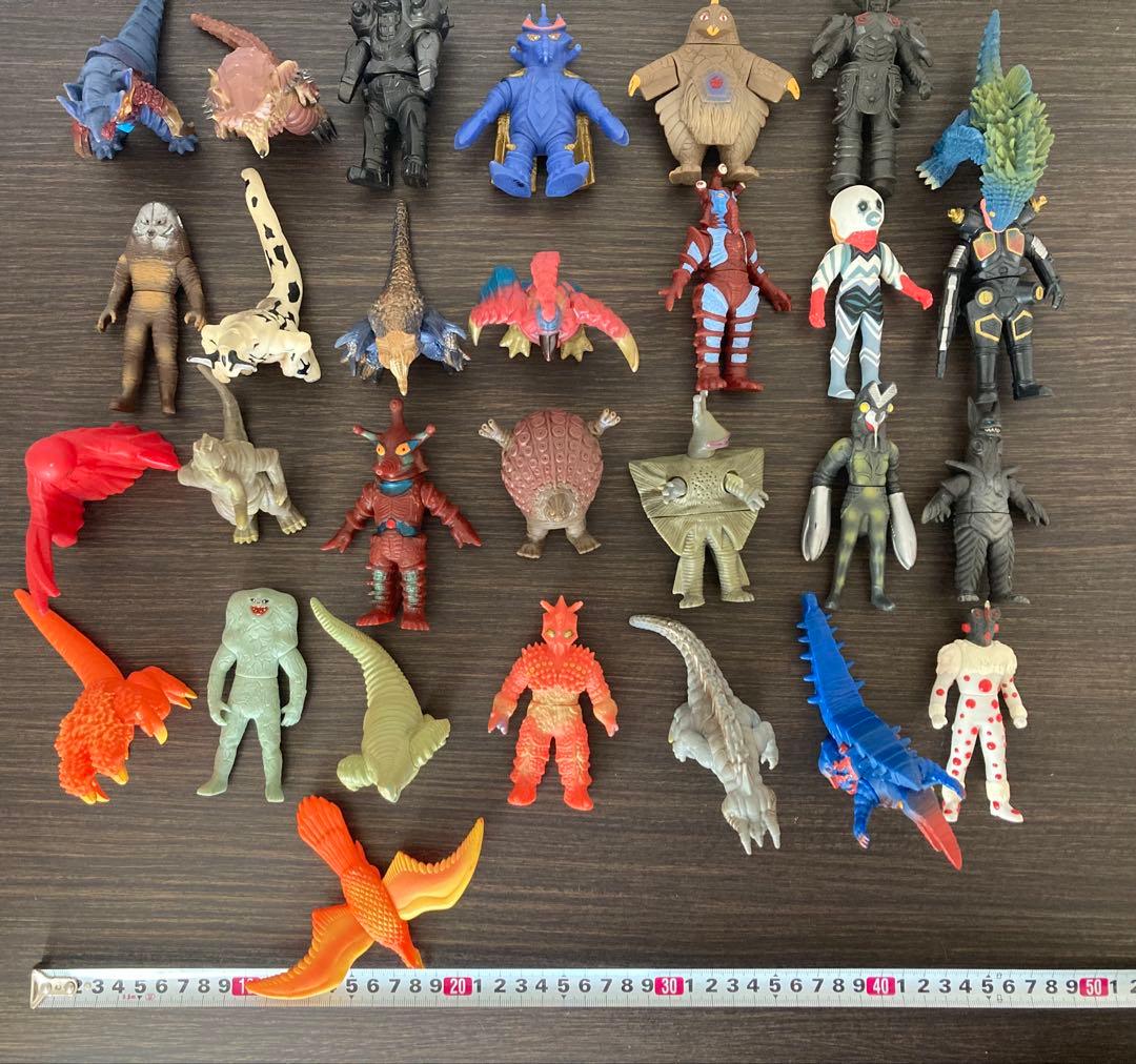 ウルトラマンなどフィギュア 円谷プロ 日本製有2000〜08年製77体まとめ売り