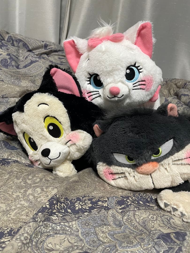 ディズニーキャラクター くったり BIGぬいぐるみ マリー フィガロ　ルシファー