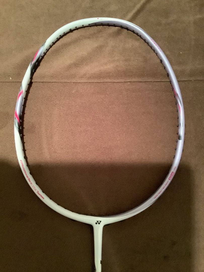 ほぼ新品！廃盤品！ヨネックス　アストロクス66 4UG6