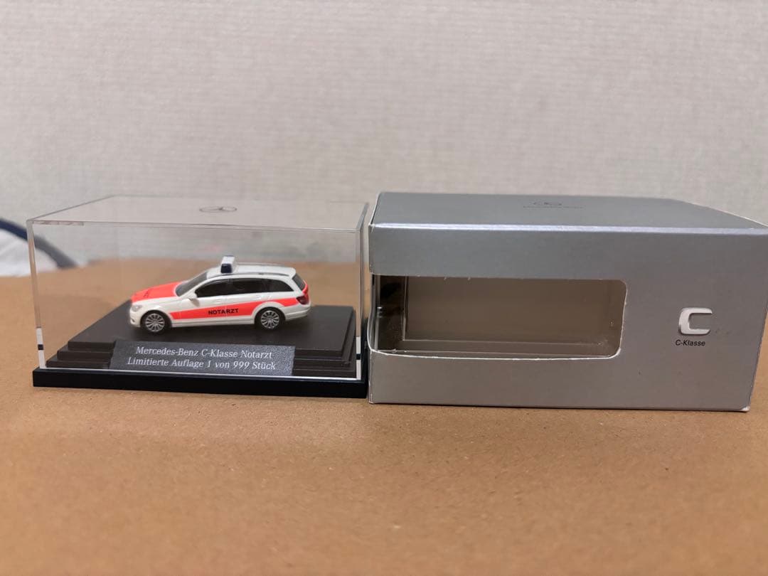 Mercedes-Benz C-Klasse Notarzt 限定999台