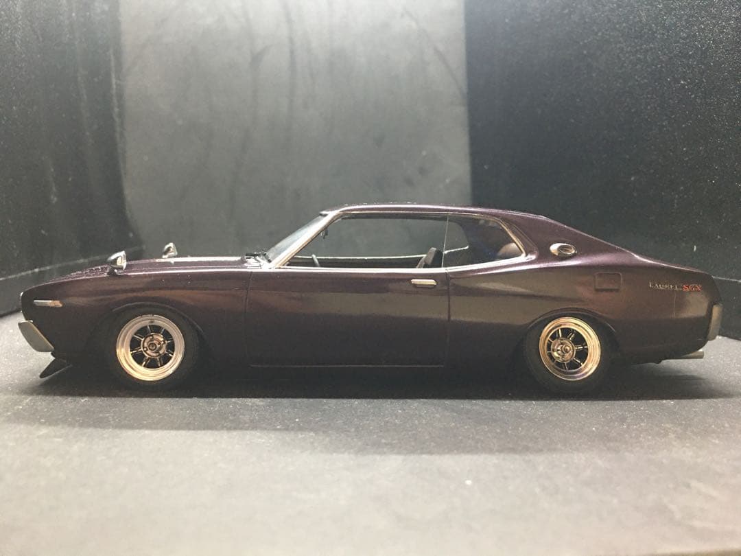 旧車プラモデル完成品C１３０ローレル1／２４