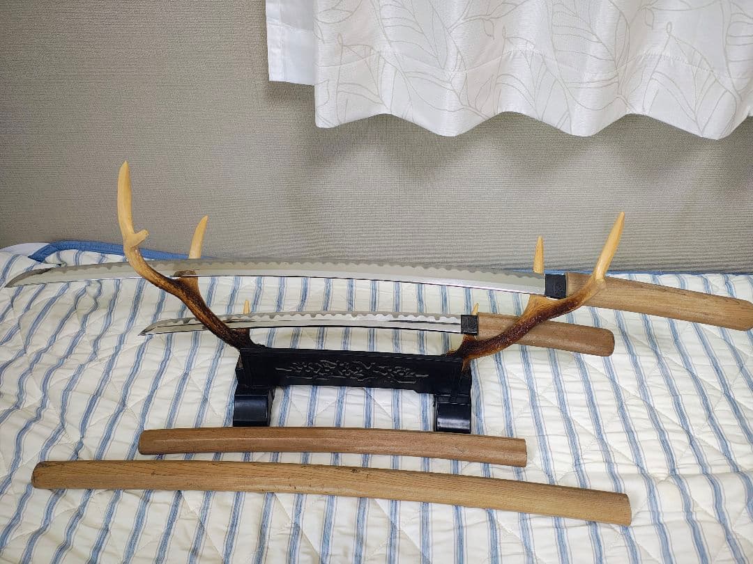 模造刀白鞘、打刀、脇差、飾り棚までセット　美品