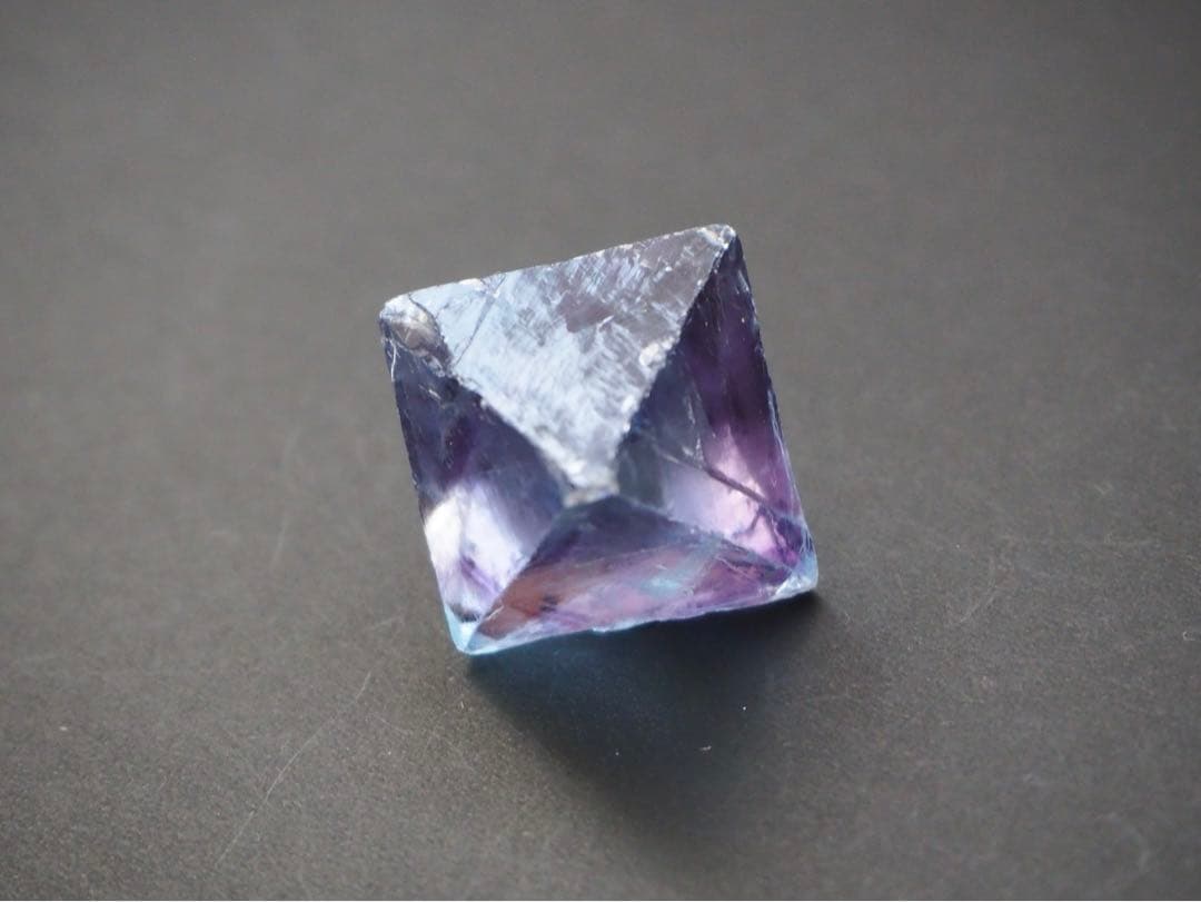 フローライト　八面体　イリノイ産　蛍石　天然石　原石　鉱物標本　鉱石 【C3】