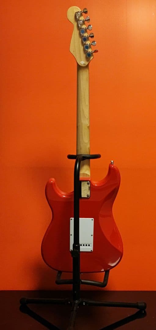 Playtech エレキギター ST250レッド