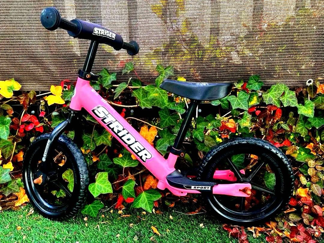 ストライダー スポーツモデル12インチ ピンク 正規品