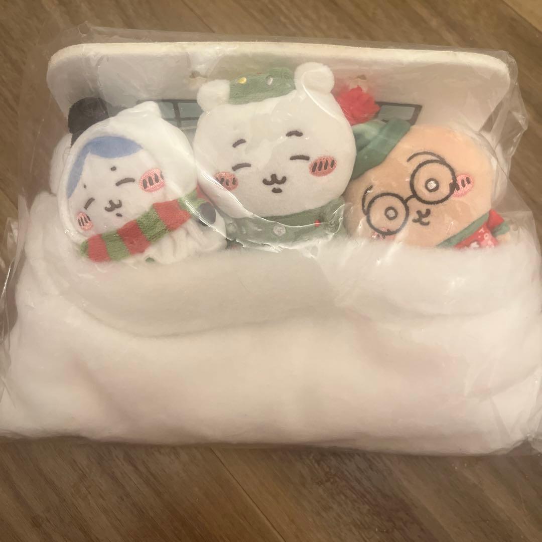 ちいかわ　ハッピーホリデーなおやすみベッドと繋がるマスコットセット