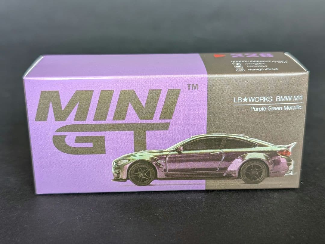 MINI GT 1/64 LBWK  M4 パープルグリーンメタリック