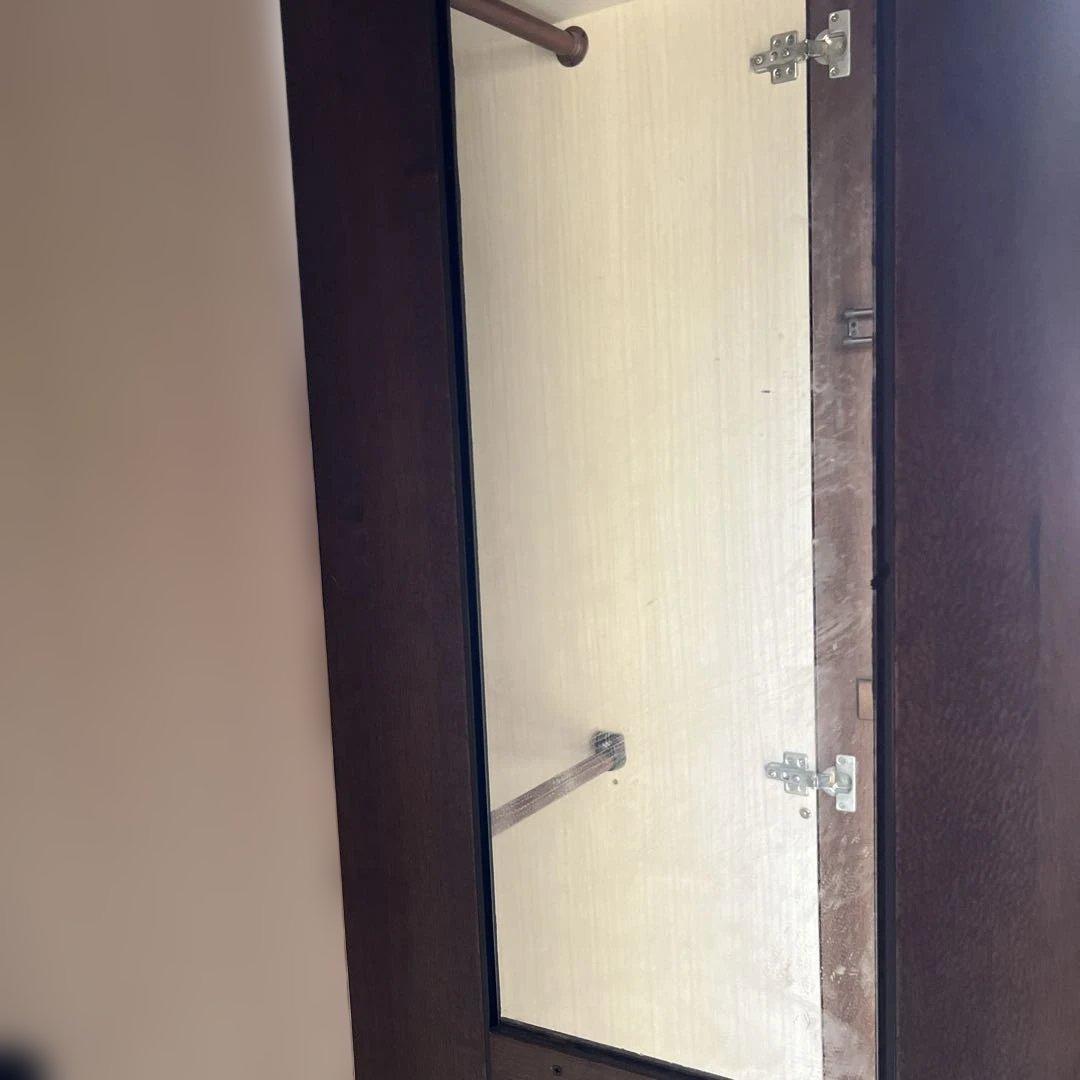 ダークブラウン木製スリットデザイン箪笥