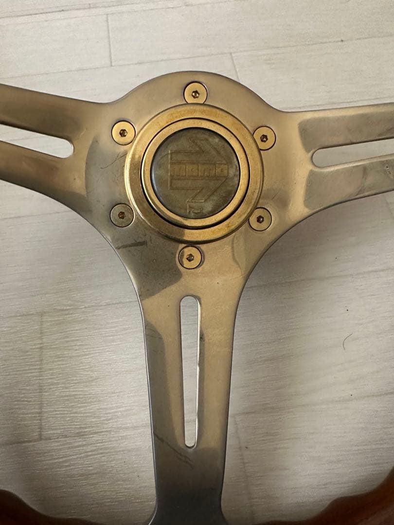 【MOMO】ブラウン ウッドステアリングホイール&ボスセット