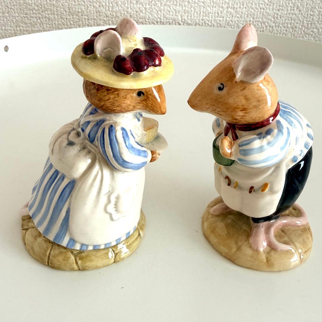   ロイヤル ドルトフィギュリンアップル夫妻