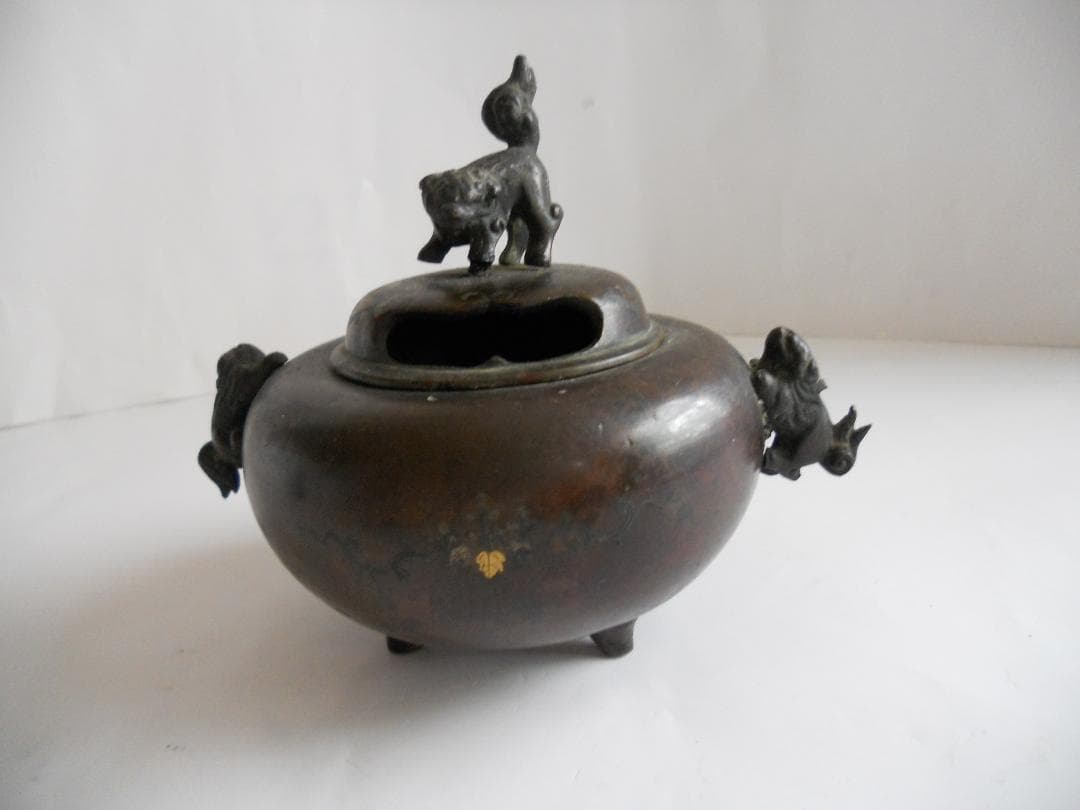 大明宣徳年製 香炉 中国 明 古玩 古銅 双耳 三足 香爐 です。