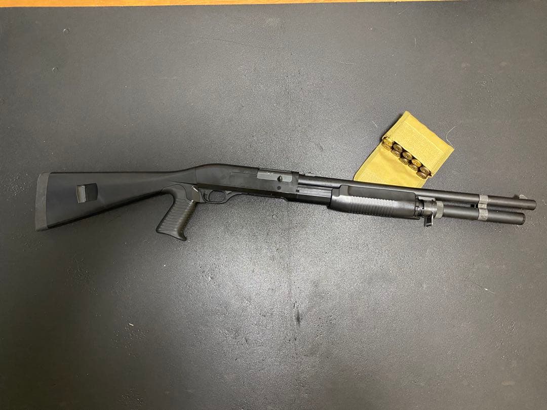 東京マルイ　M3スーパー90 予備マガジン付き