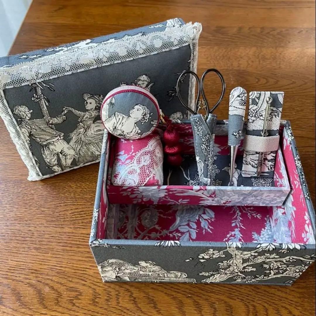 カルトナージュミニ裁縫箱(フタ有)