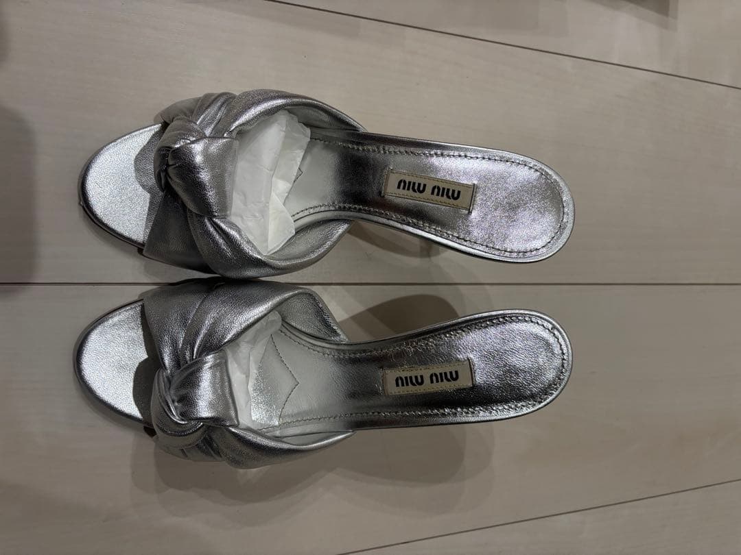 miumiuサンダル美品