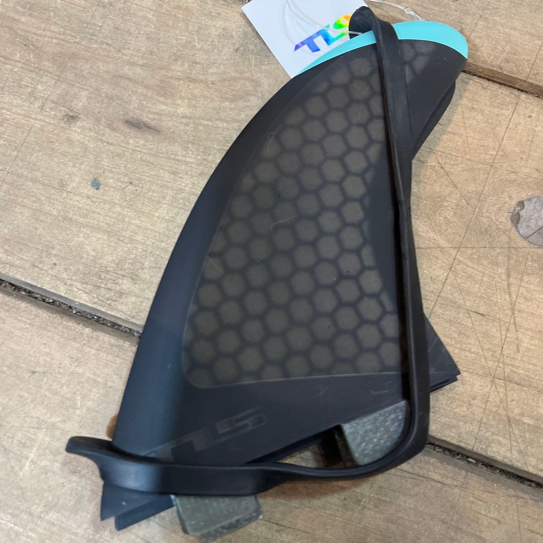 TOOLS サーフボードフィン ブラック/ブルー 3枚 箱無し