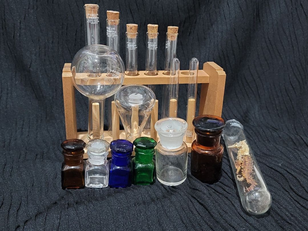 ヴィンテージ 薬瓶と試験管とタツノオトシゴ標本のセット レア