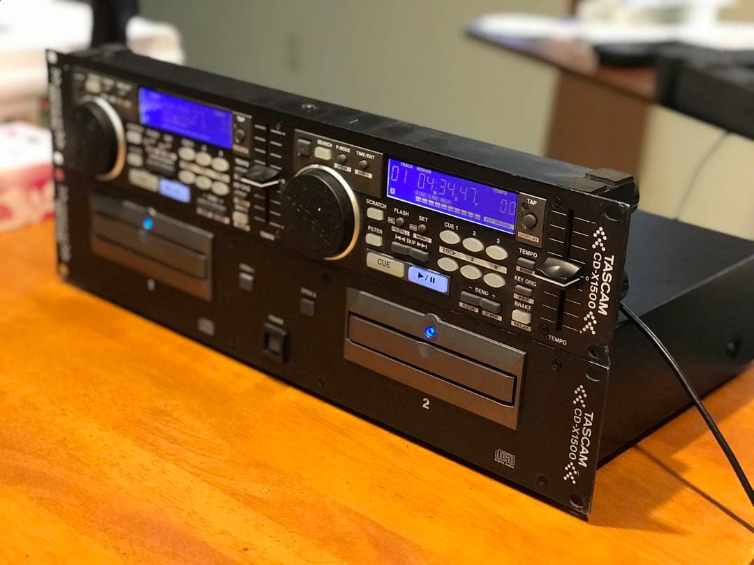 TASCAM CD-X1500デュアルCDプレーヤー