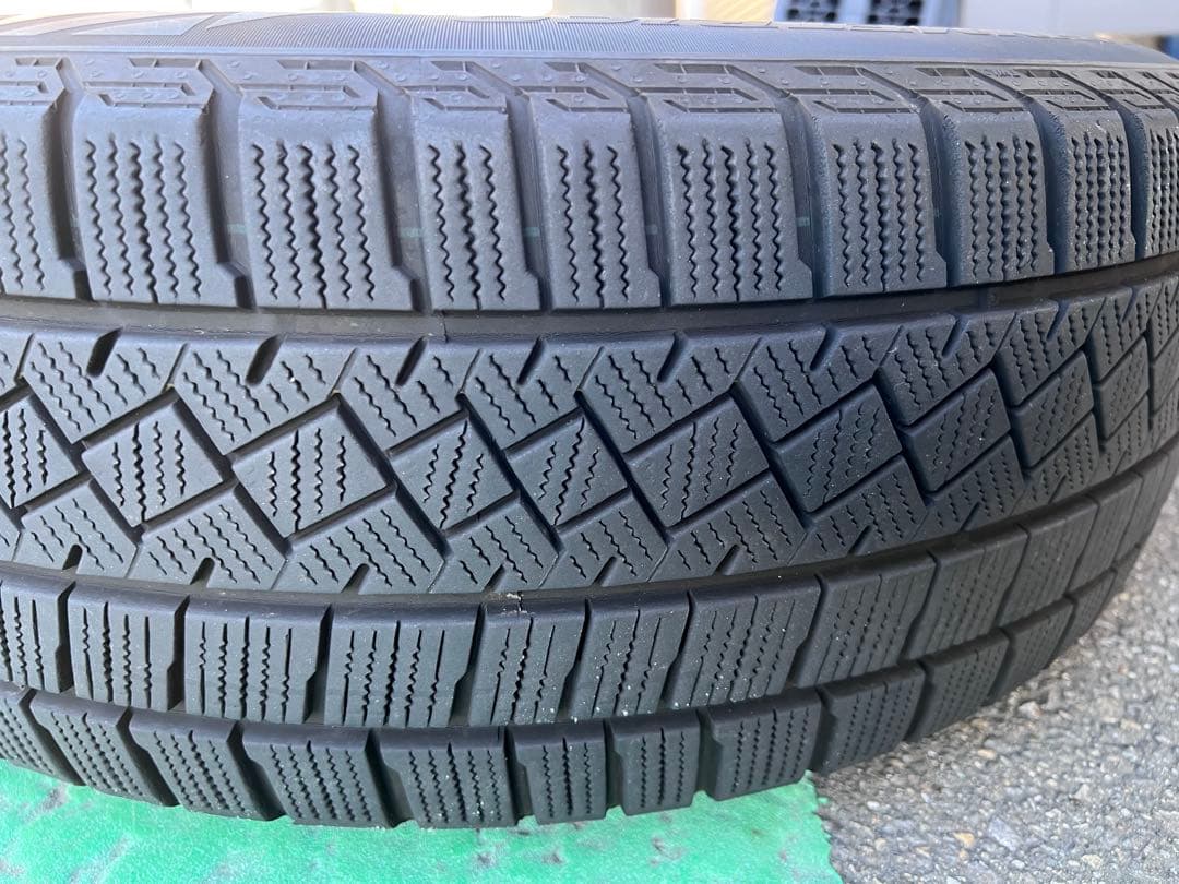 205/60 R16 スタッドレスタイヤ&アルミホイール