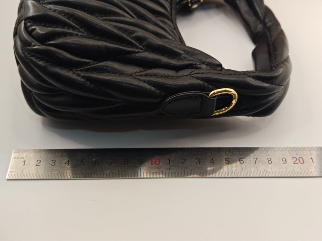 miumiu マットラム キルティング ハンドバッグ ブラック　美品