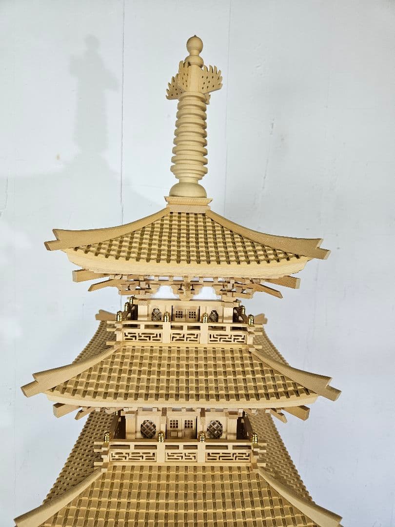 彫刻家 黄賢富 作 五重塔 総檜製 緻密彫り 木製 天然木 置物 オブジェ 大型