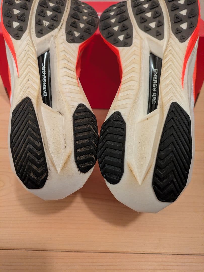 New Balance Fuelcell SC Elite 5 初期特典付き