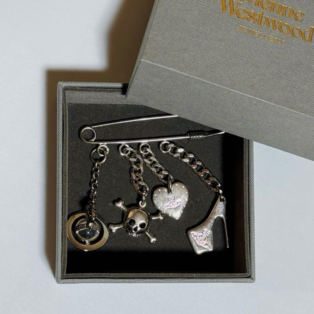 新品未使用 Vivienne Westwood チャーム セーフティピン