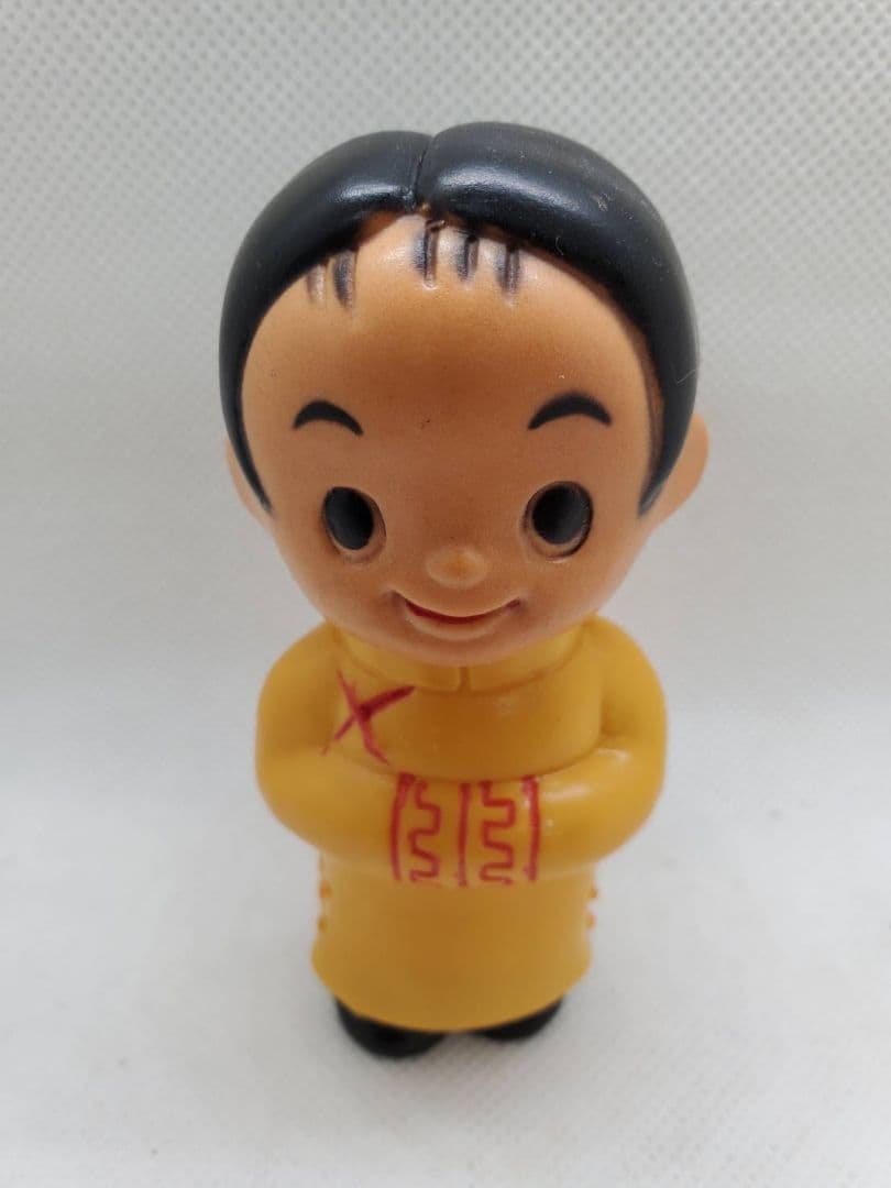 三桃食品　株式会社　ソフビ　桃ちゃん　貯金箱　　ノベルティ　企業物