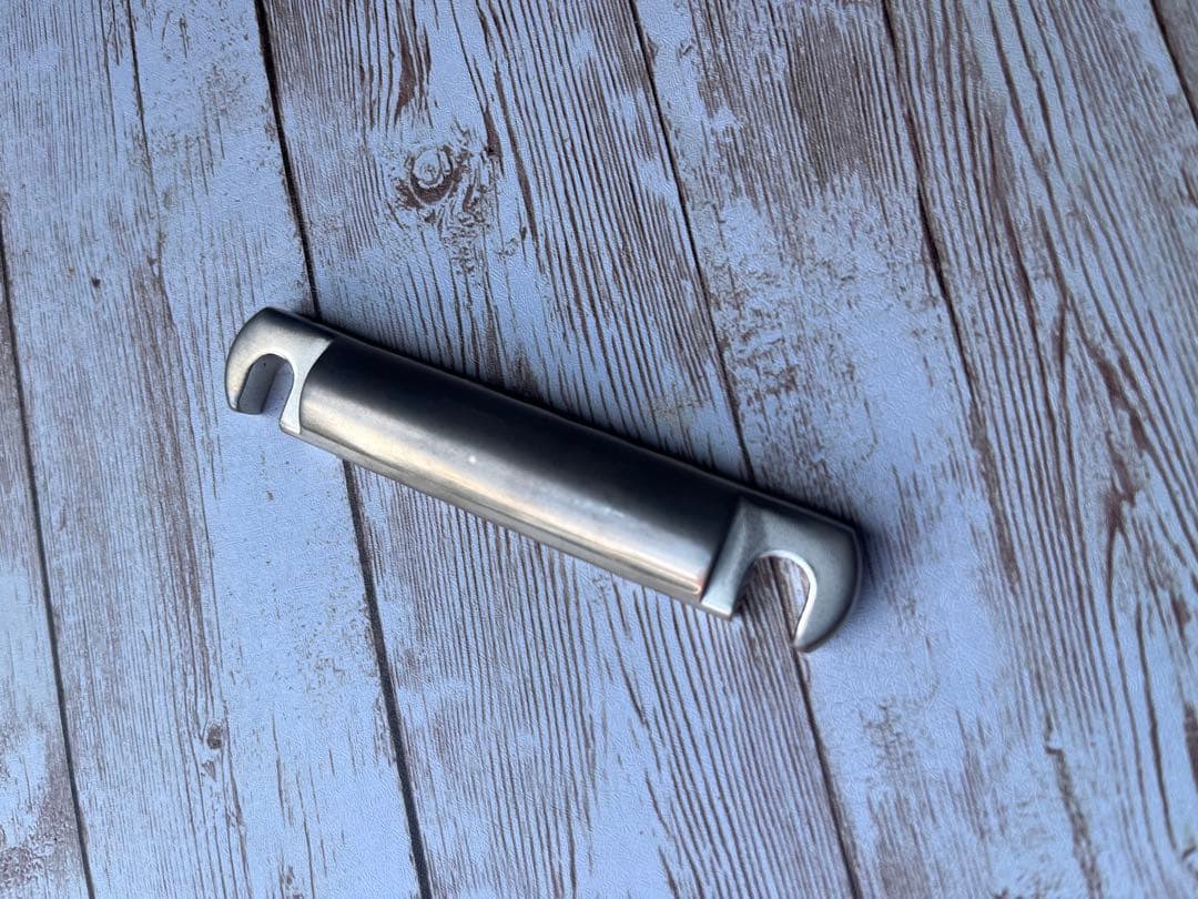 ギブソン純正　アルミテールピース　ニッケル　エイジド