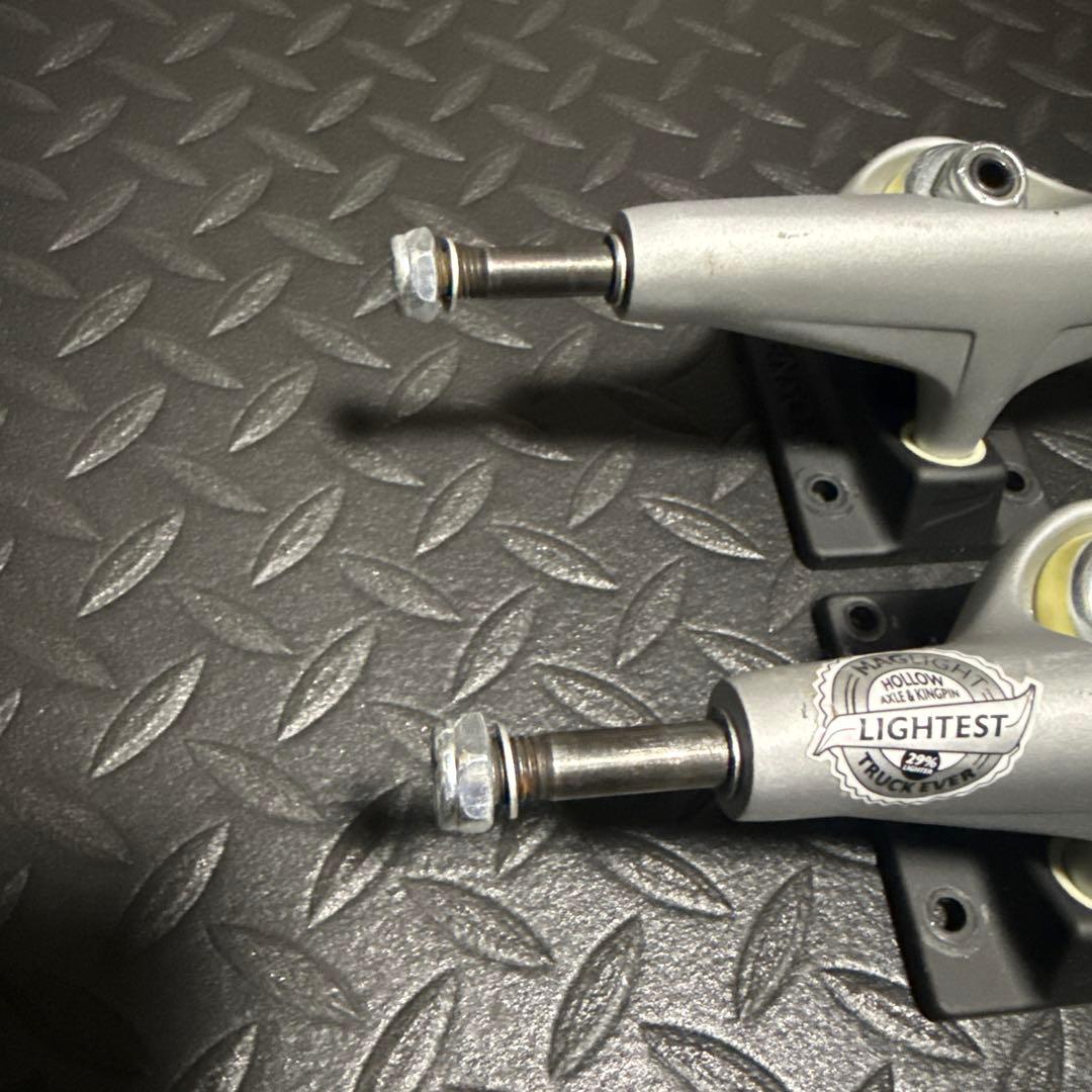 スケボートラック　テンサー　マグライト　TENSOR 5.25 HI