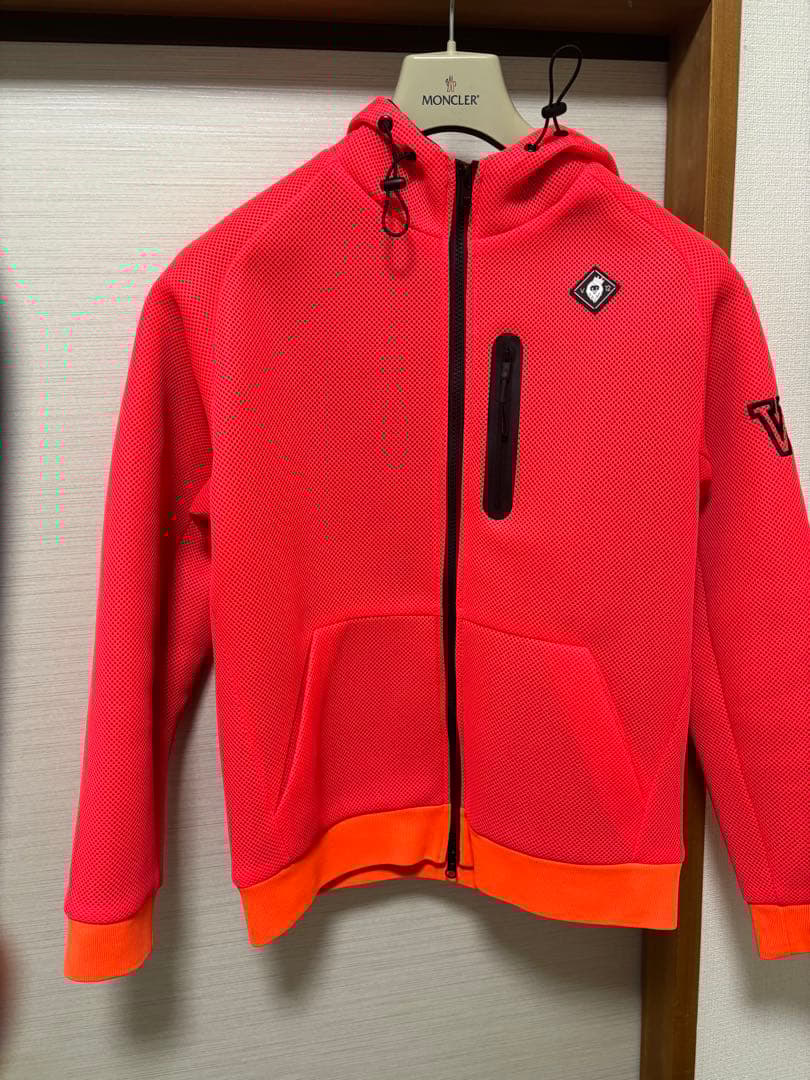 V 12メンズゴルフ　ジップパーカー