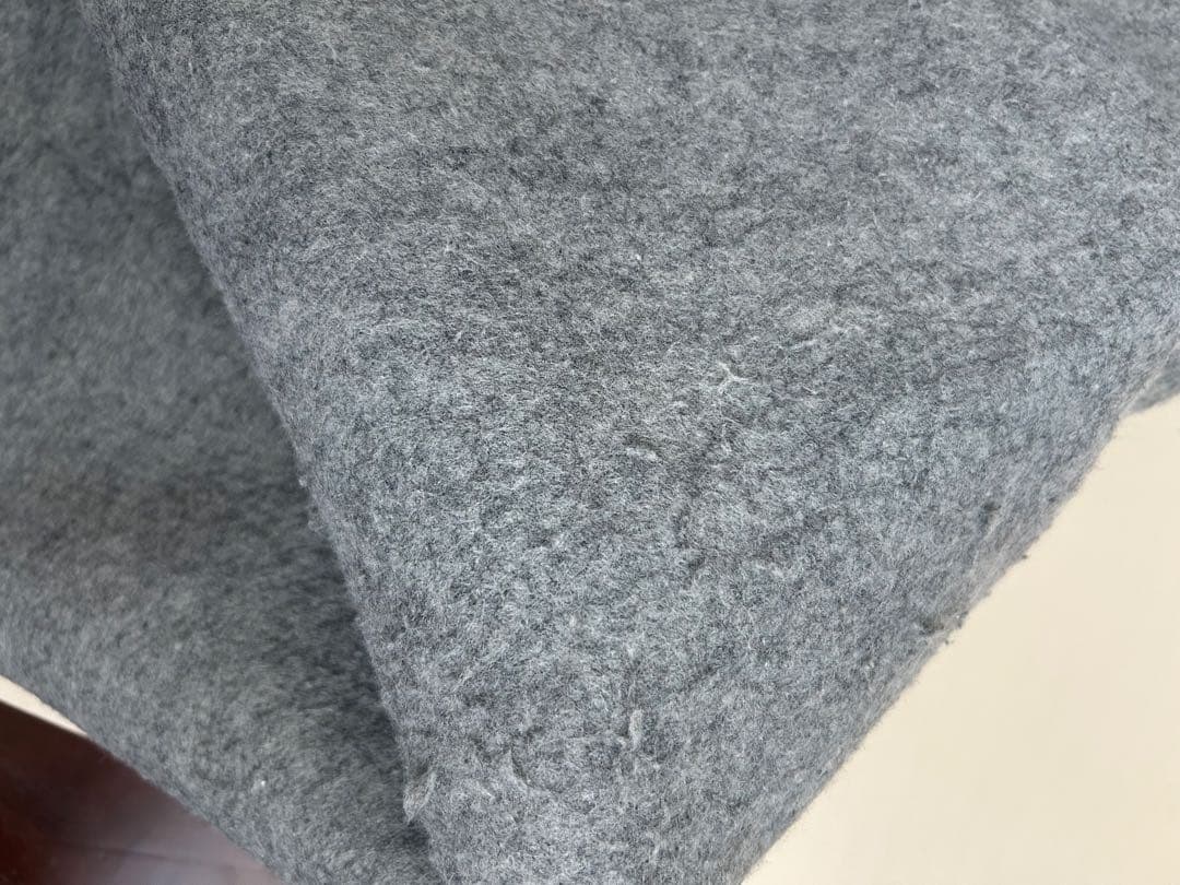 ACME Furniture 洗えるラグマット　140×200