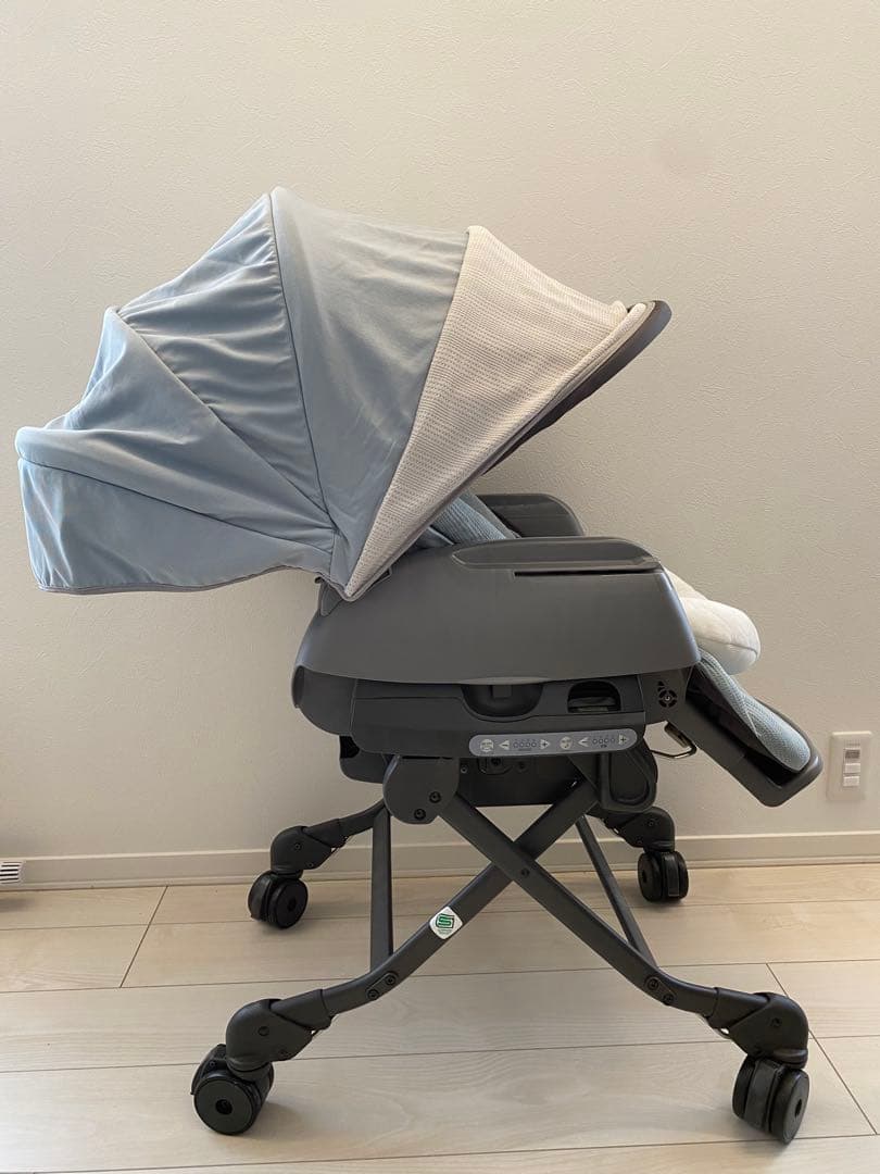 コンビ　スイングベッド&チェア