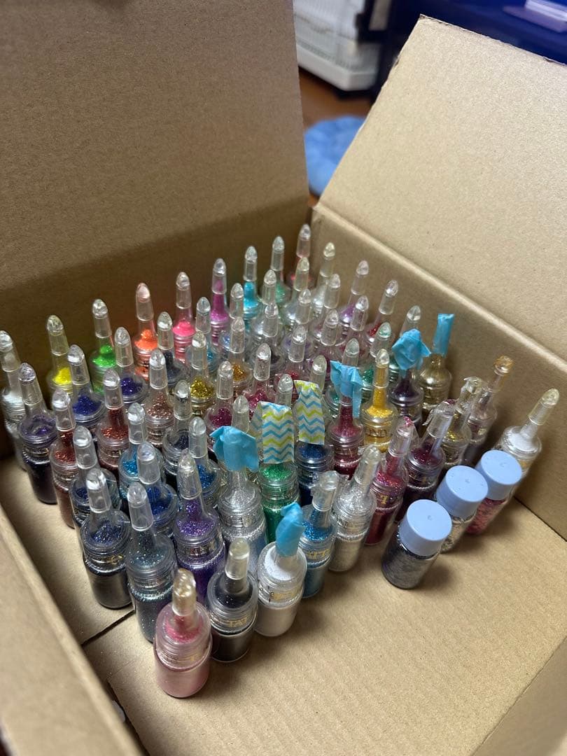 ボディージュエリー　グリッター　35色＋３本