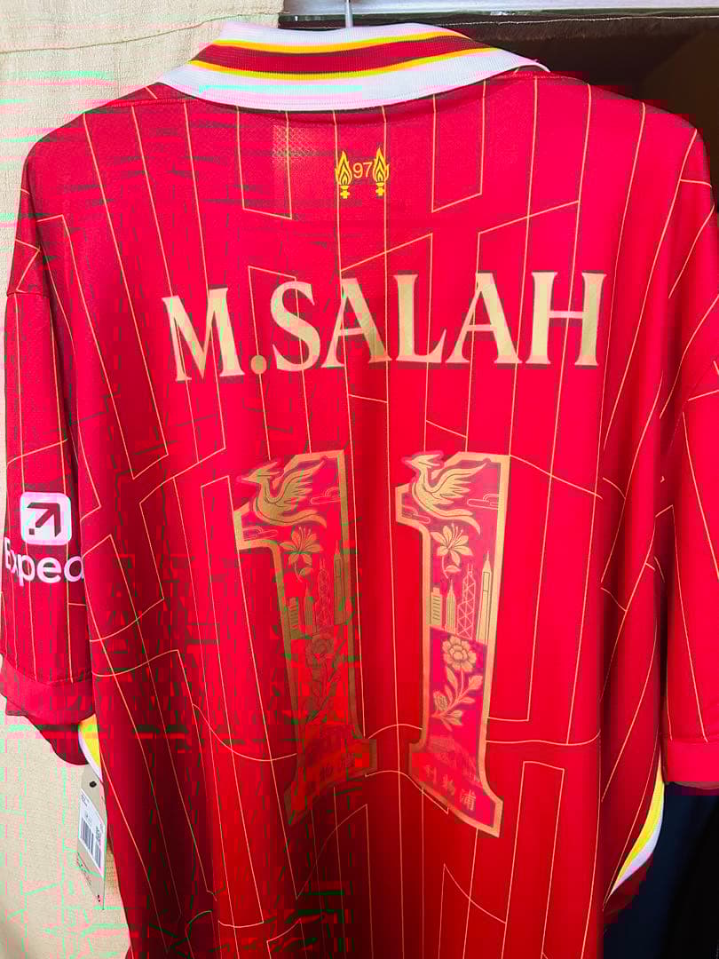 【日本未発売・新品タグ付き】リヴァプール ホームユニフォーム（XXL）サラー