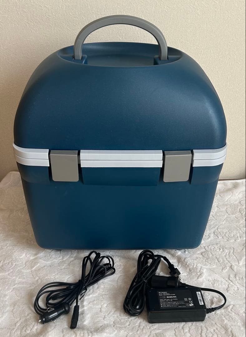 【値下げ】車載ポータブル温•冷蔵庫 20L モビクール 家庭用専用アダプター付き